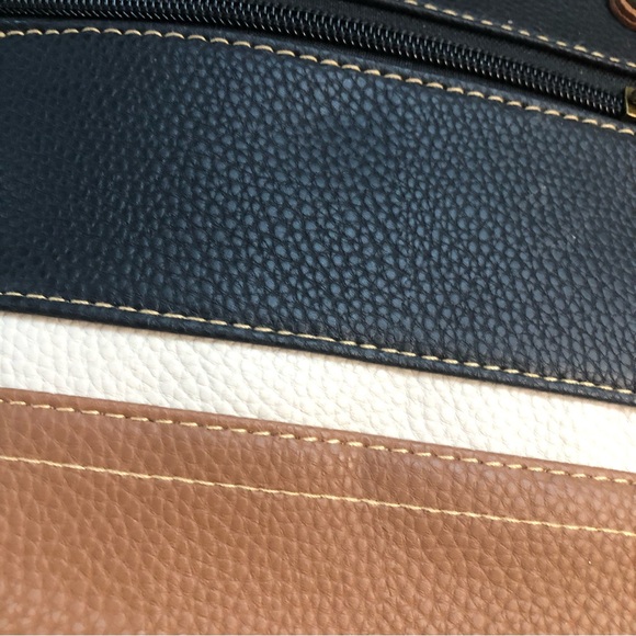 🤎 Stone Mountain Black & Tan Color Block Tote 🤎 - Picture 6 of 12